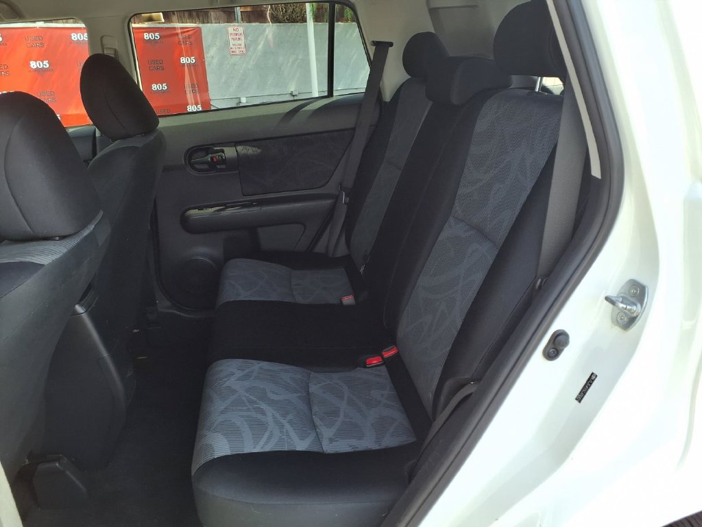 Used 2012 Scion xB FWD image 21