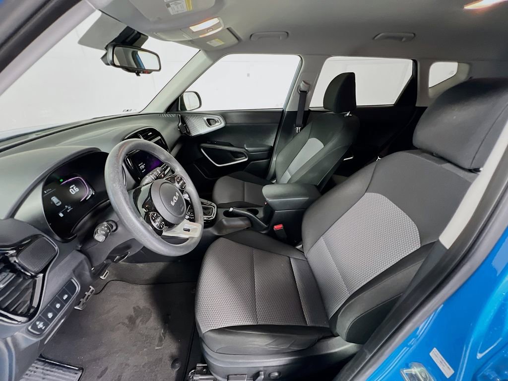 Certified 2023 Kia Soul S FWD image 13