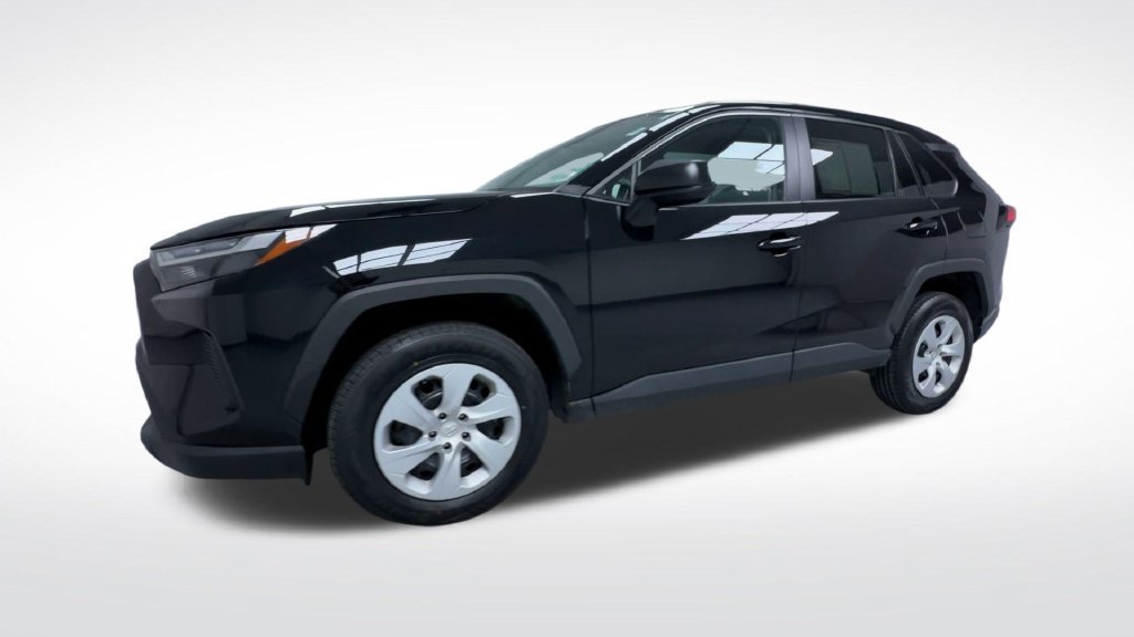 Certified 2024 Toyota RAV4 LE AWD/4WD image 5