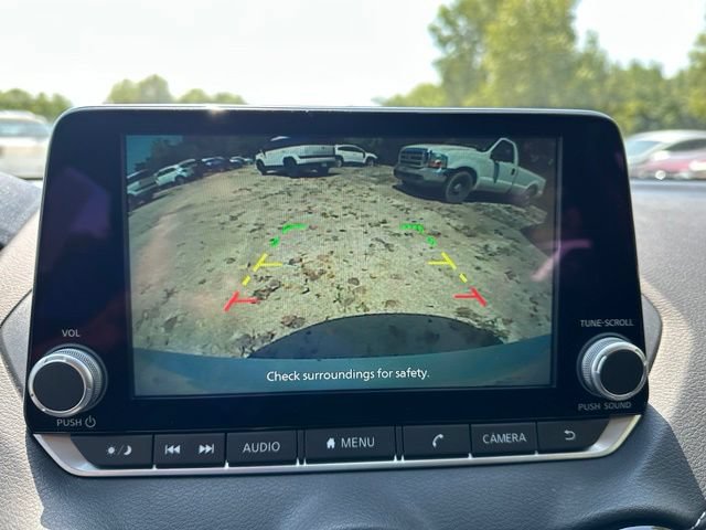 Used 2025 Nissan Sentra SV FWD image 18
