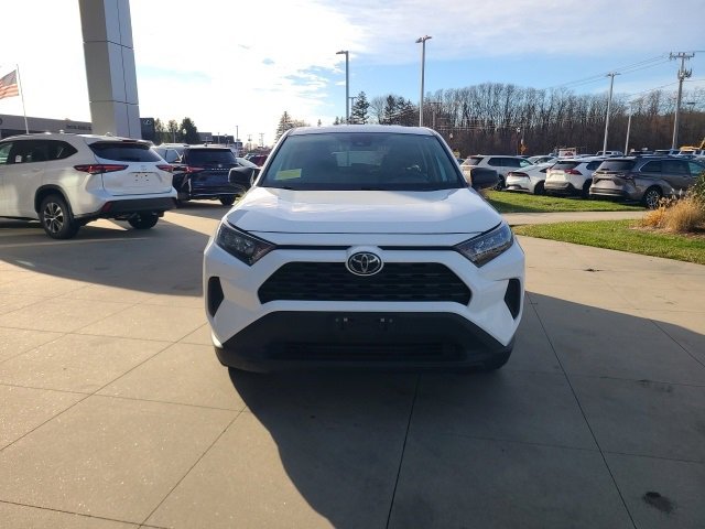 Used 2022 Toyota RAV4 LE image 2