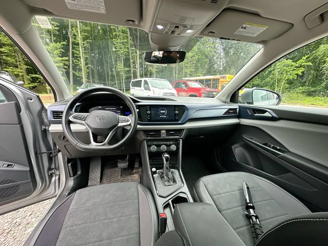 Used 2023 Volkswagen Taos SE w/ Panoramic Sunroof Package FWD image 23