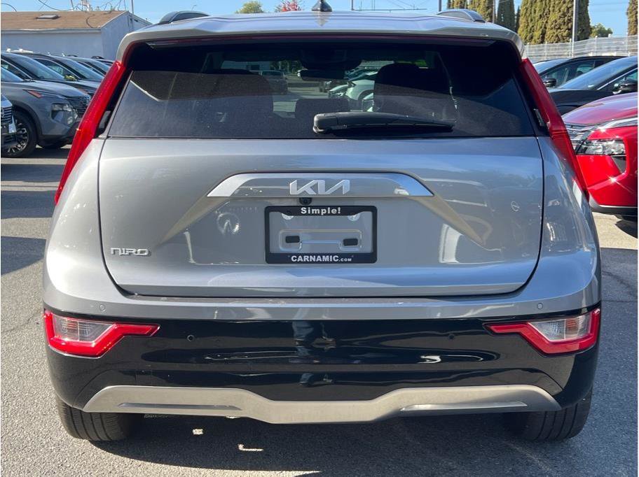 Used 2023 Kia Niro Wind FWD image 4