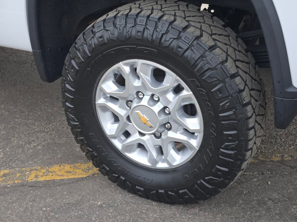 Used 2021 Chevrolet Silverado 3500 LT w/ Convenience Package AWD/4WD image 12