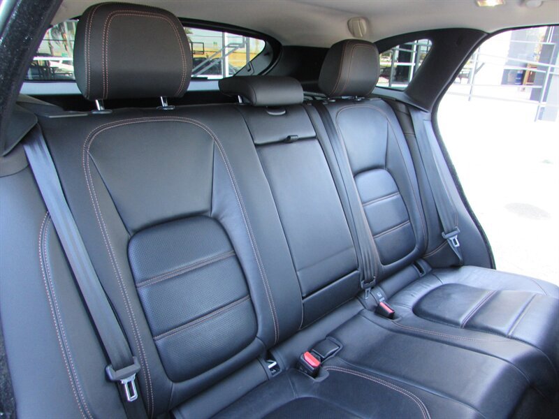 Used 2017 Jaguar F-PACE Prestige AWD/4WD image 31