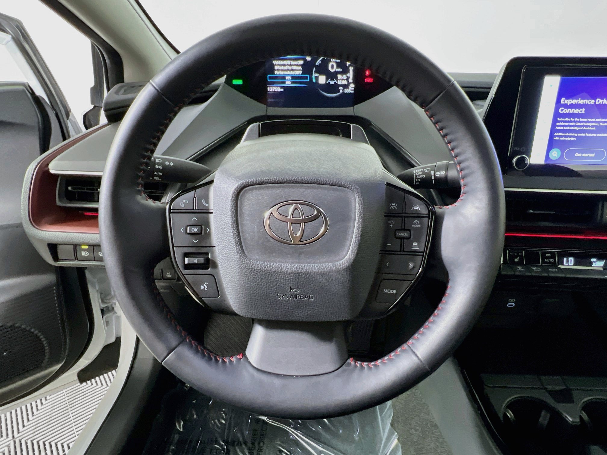 Used 2025 Toyota Prius Plug-In Hybrid FWD image 17