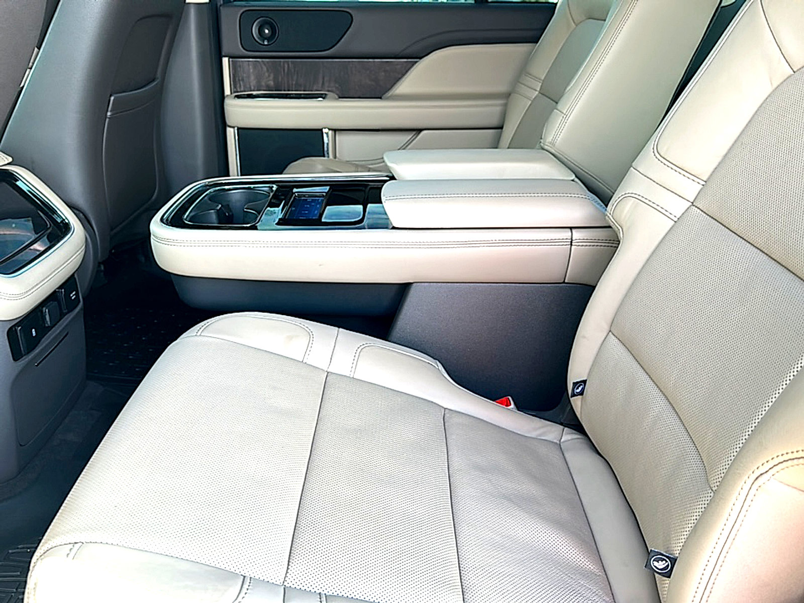 Used 2022 Lincoln Navigator Reserve RWD image 19
