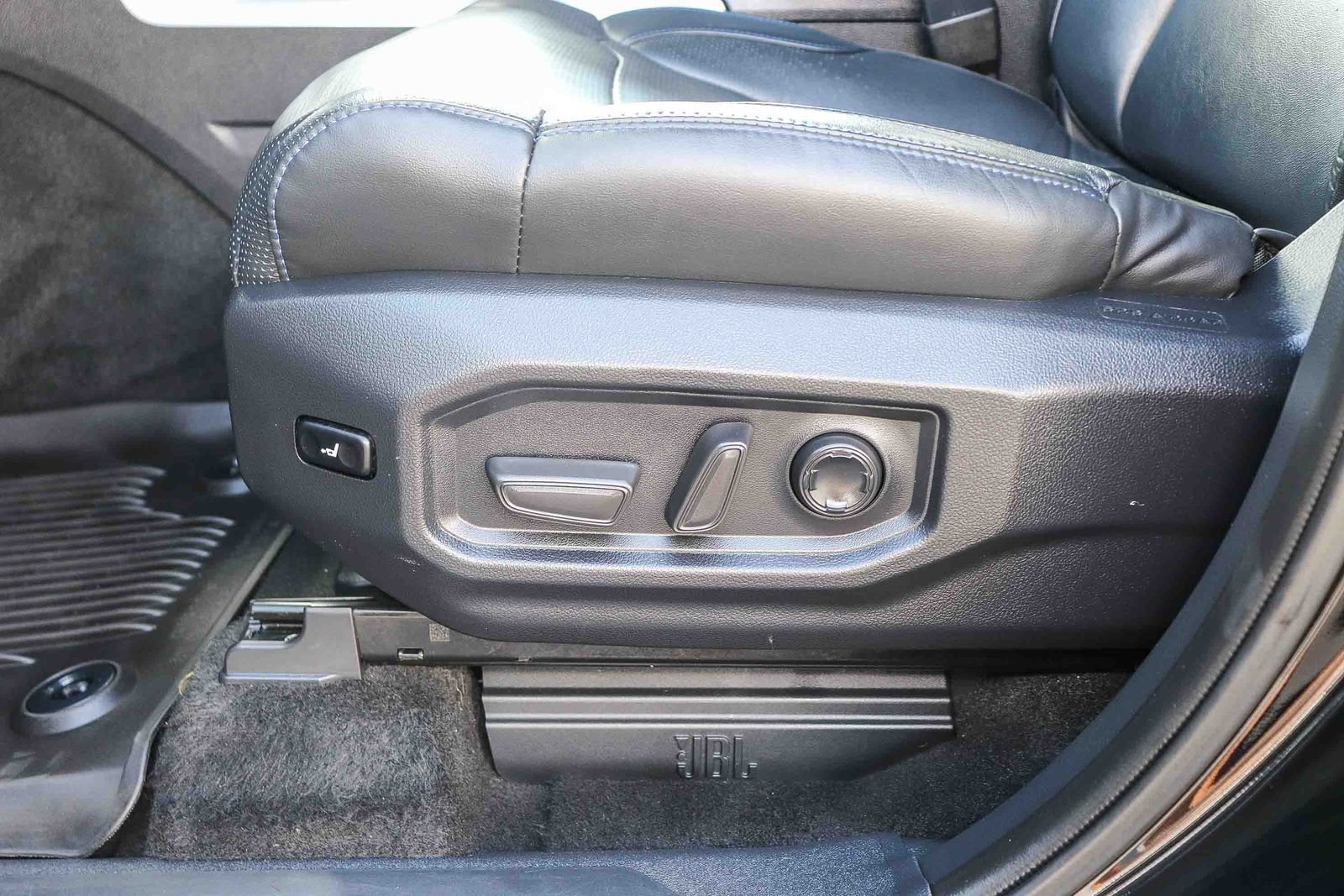Certified 2024 Toyota Sequoia Platinum AWD/4WD image 29