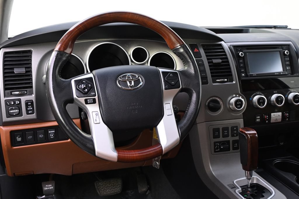 Used 2017 Toyota Sequoia Platinum AWD/4WD image 9