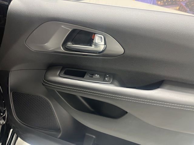 New 2026 Chrysler Pacifica Select image 23