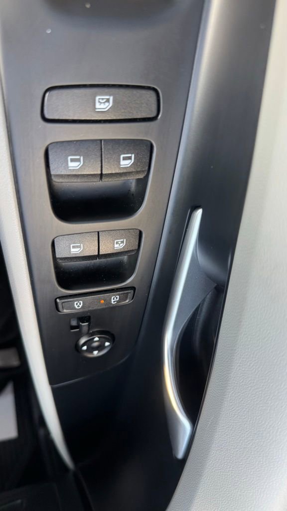 Certified 2024 Hyundai Elantra Limited FWD image 16