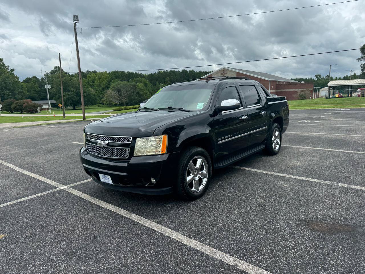 Used 2011 Chevrolet Avalanche LTZ AWD/4WD image 15