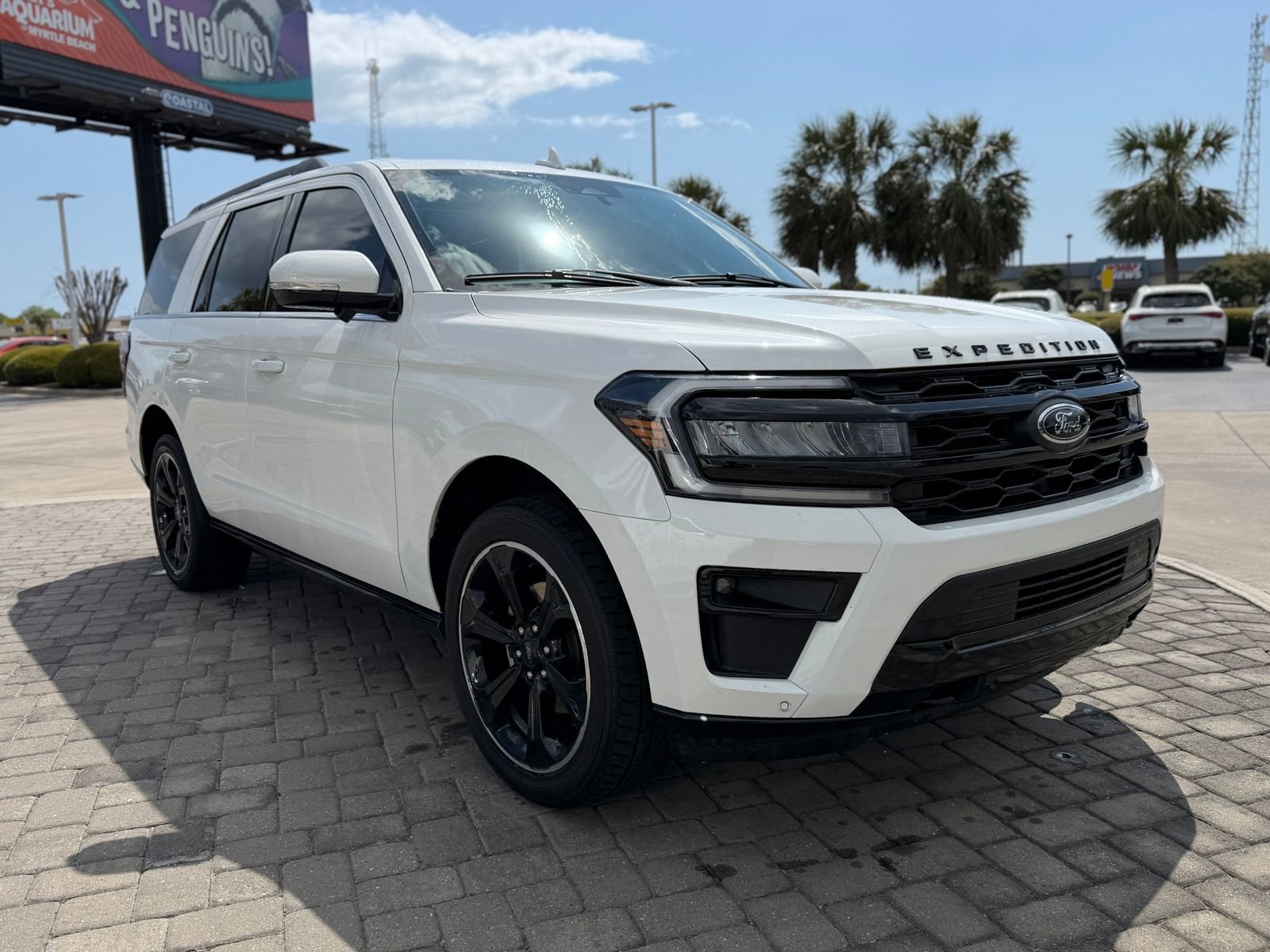 Used 2023 Ford Expedition Limited image 7