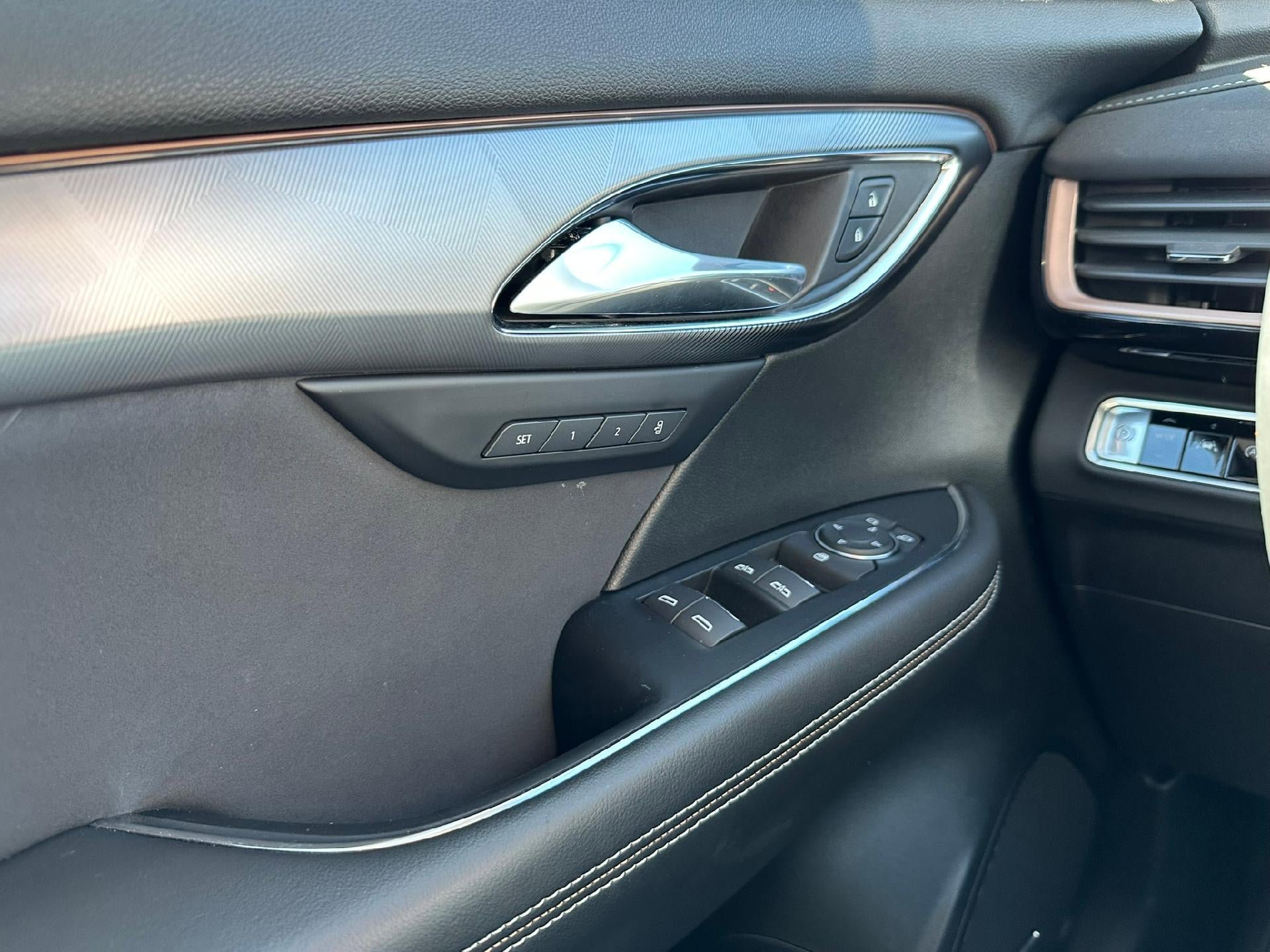 Certified 2025 Buick Envision Sport Touring AWD/4WD image 13