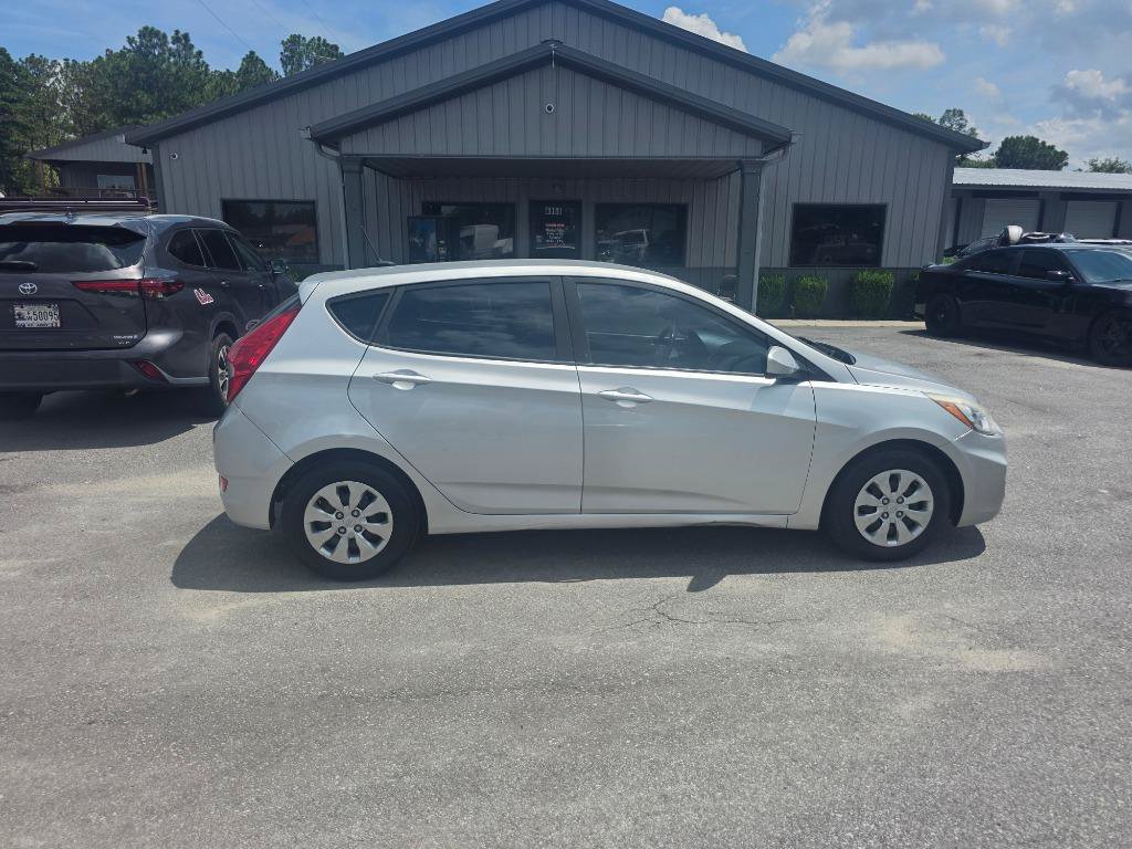 Used 2016 Hyundai Accent SE FWD image 3