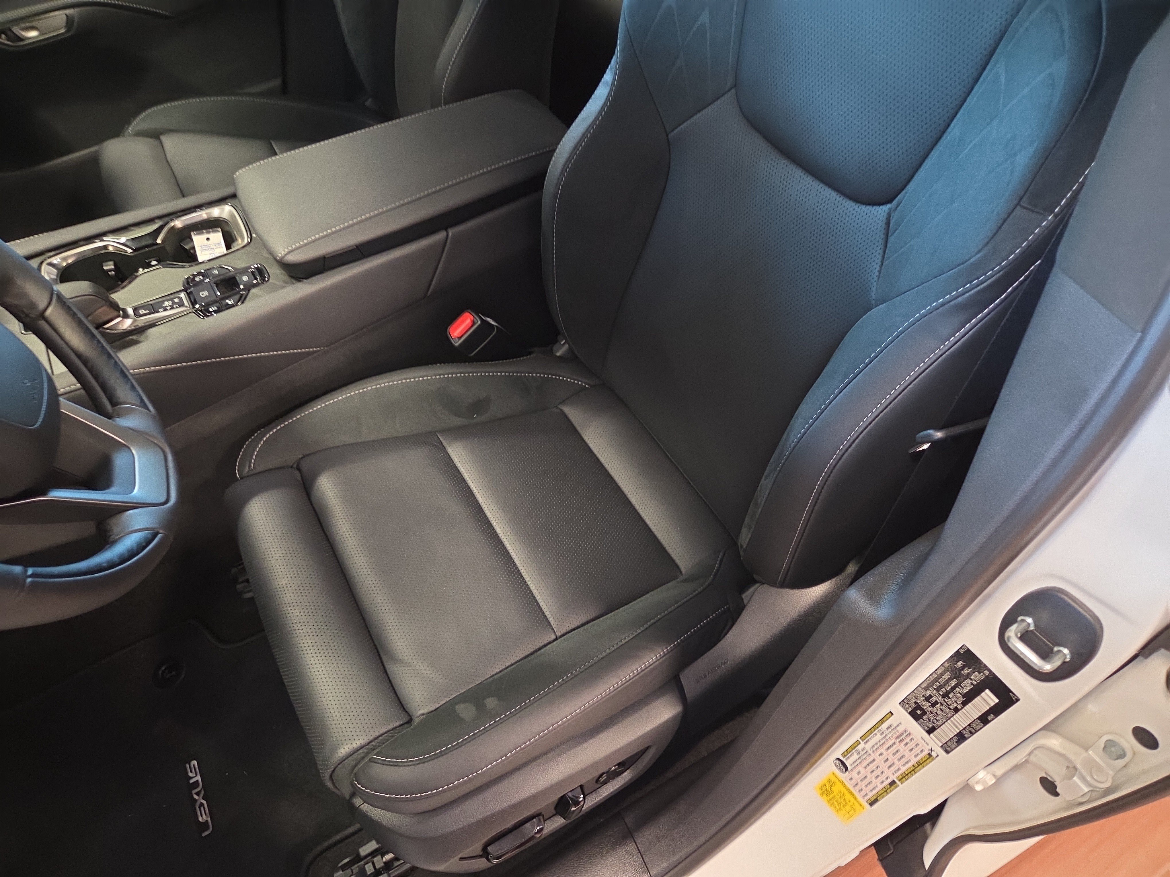 New 2026 Lexus RX 350 AWD w/ Convenience Package image 6