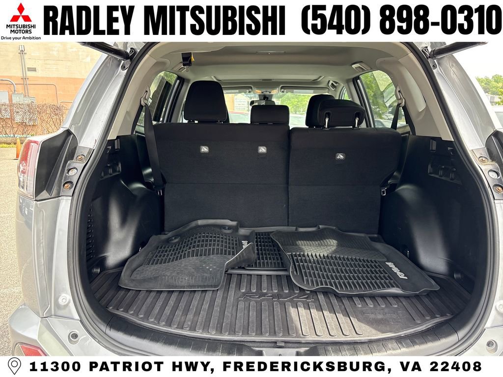 Used 2017 Toyota RAV4 XLE FWD image 14