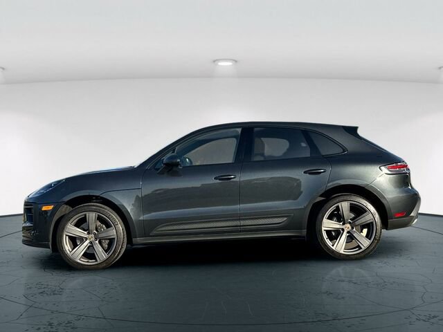 Used 2024 Porsche Macan image 3