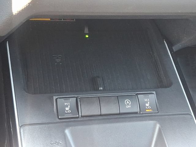 Used 2026 Toyota Corolla Cross XLE FWD image 22