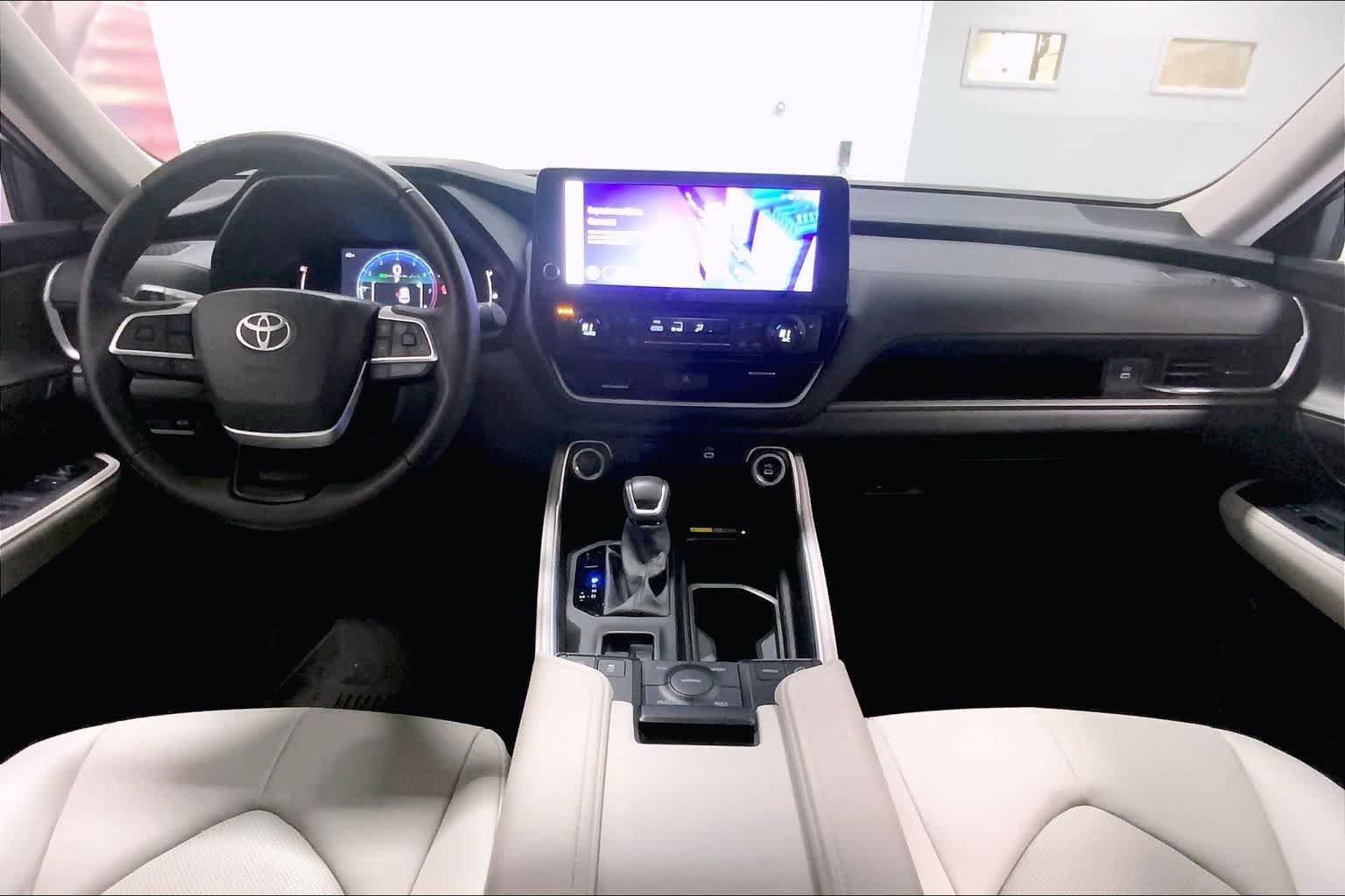 Used 2025 Toyota Grand Highlander AWD image 8