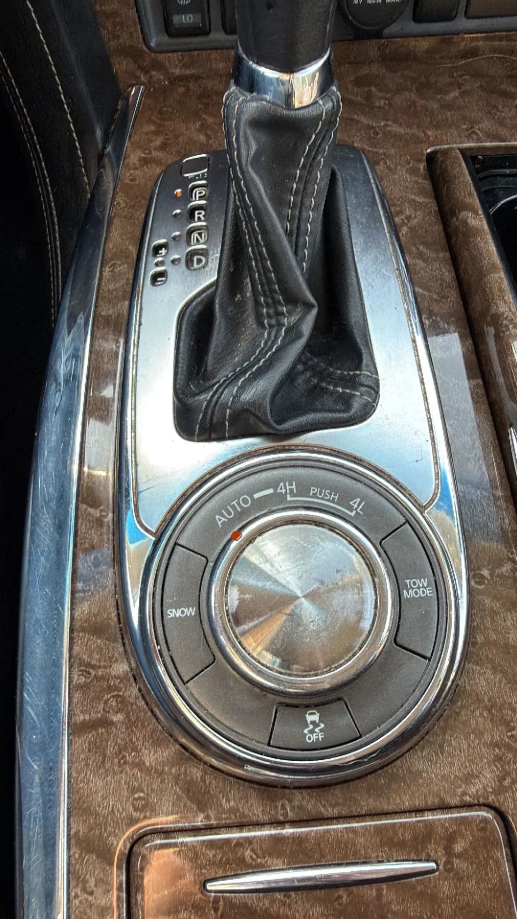 Used 2015 INFINITI QX80 4WD w/ Driver's Assistance Package image 42