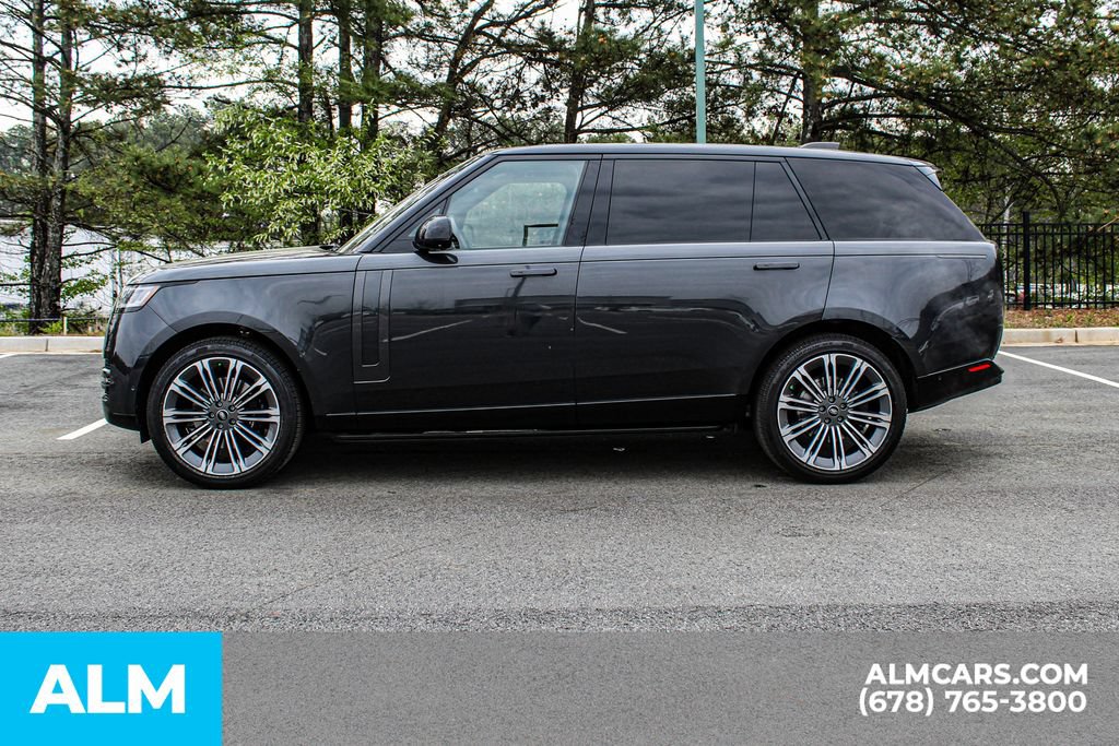 Used 2023 Land Rover Range Rover Long Wheelbase SE AWD/4WD image 6