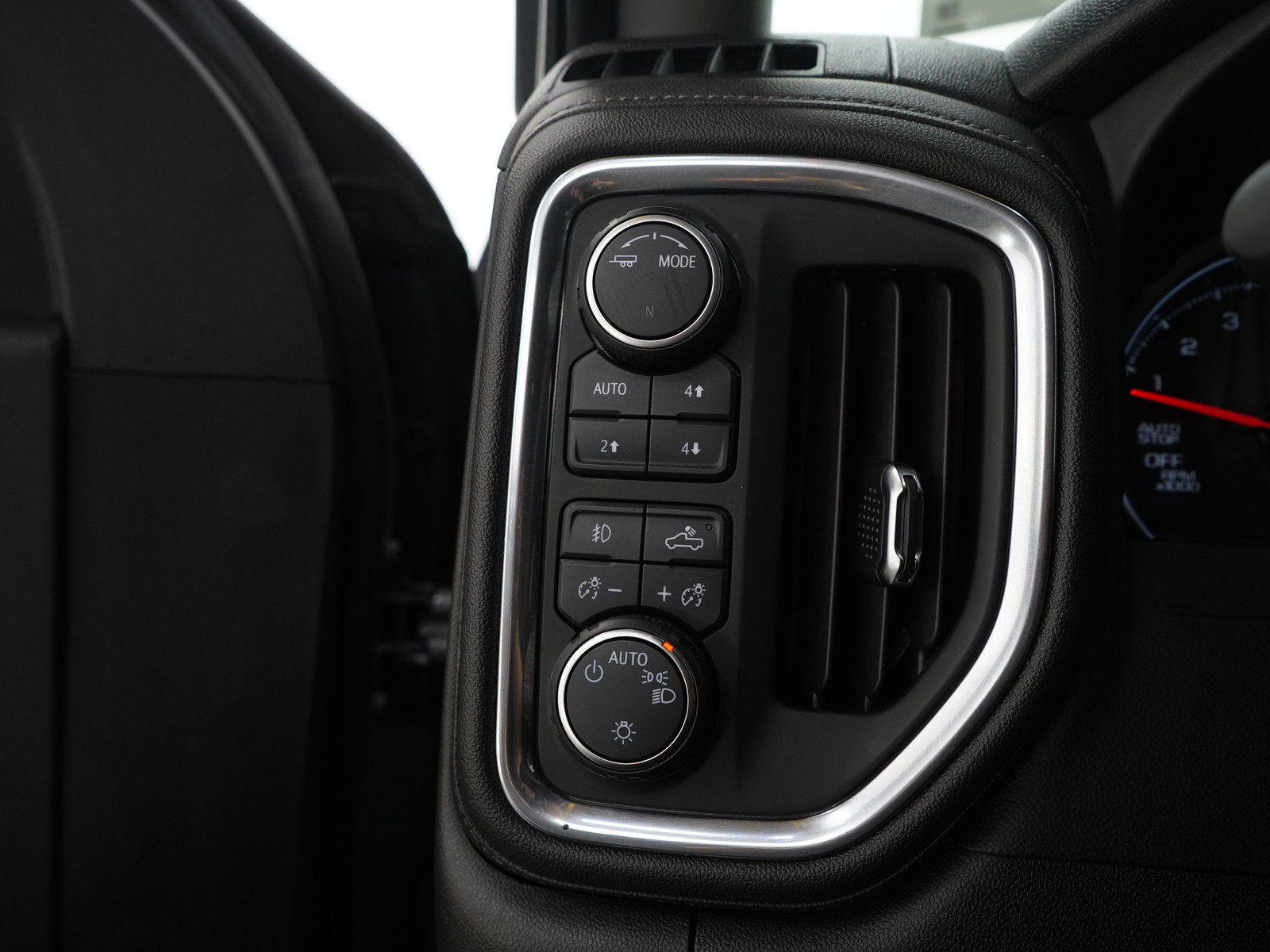 Used 2021 Chevrolet Silverado 1500 RST AWD/4WD image 24