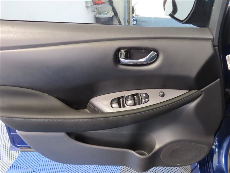 Used 2023 Nissan Leaf S image 15