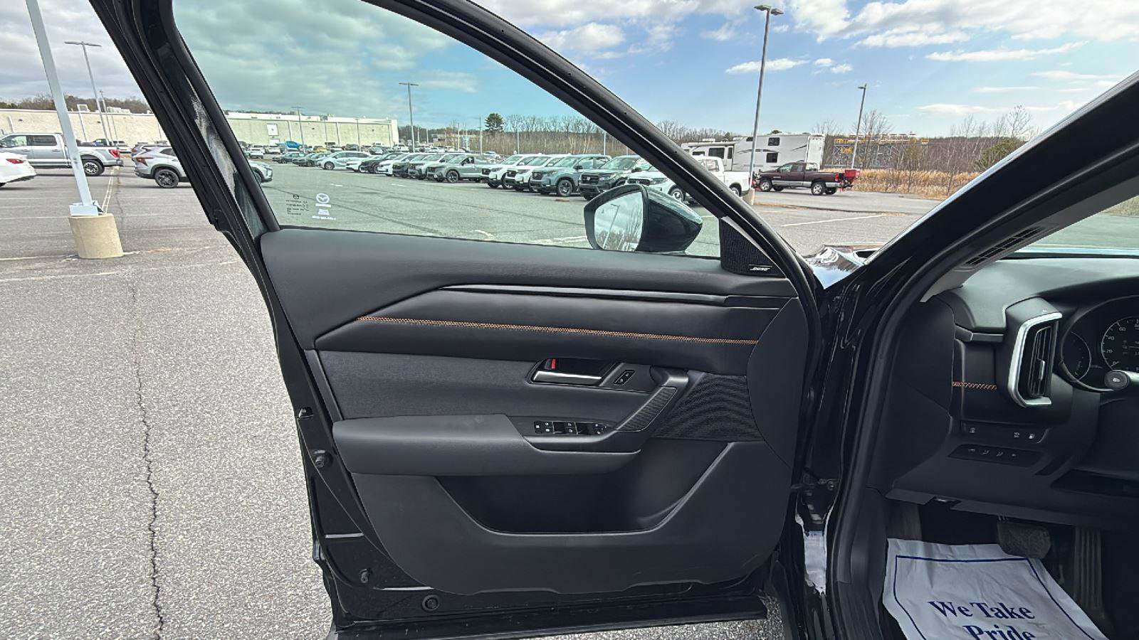 Certified 2025 MAZDA CX-50 AWD 2.5 Hybrid w/ Premium Pkg image 23