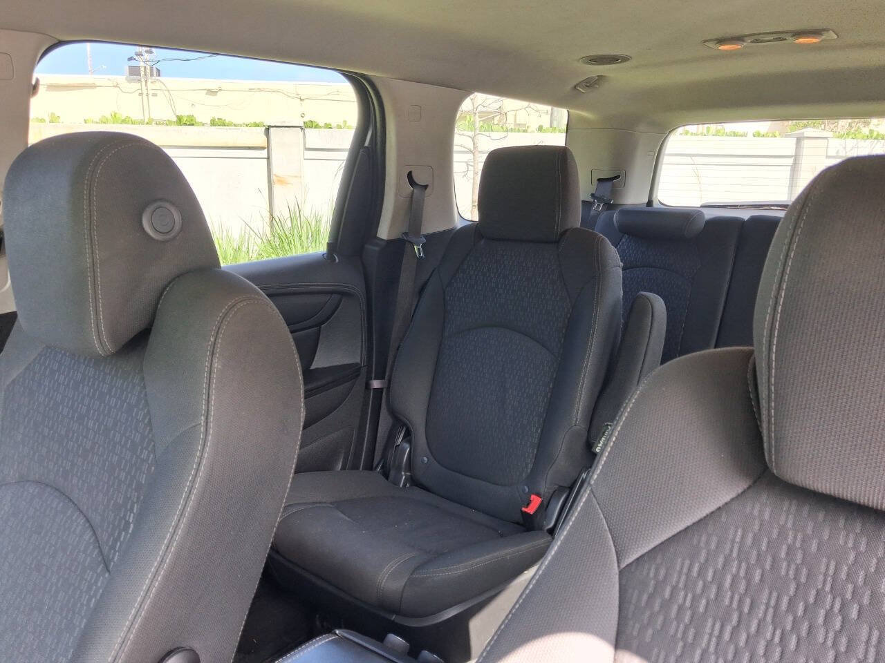 Used 2013 GMC Acadia SLE FWD image 13