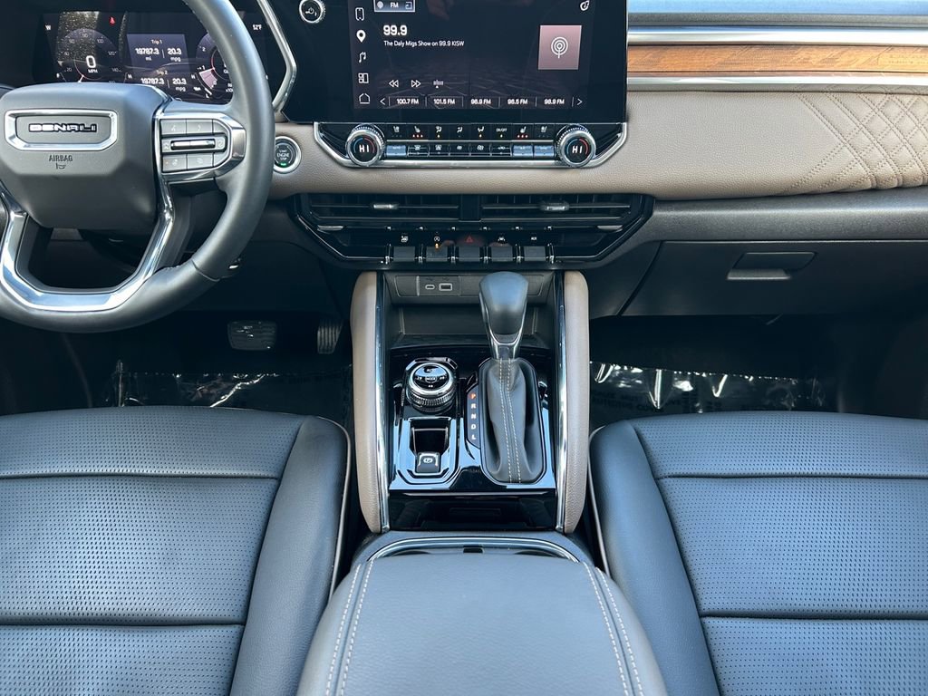 Used 2023 GMC Canyon Denali AWD/4WD image 12