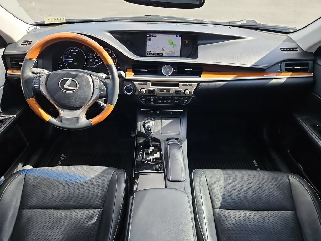 Used 2015 Lexus ES 300h w/ Navigation System Package FWD image 22