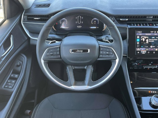 Used 2023 Jeep Grand Cherokee L Laredo w/ Luxury Tech Group I AWD/4WD image 18