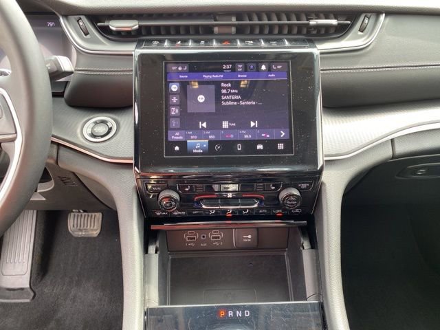 Used 2023 Jeep Grand Cherokee L Laredo w/ Luxury Tech Group I AWD/4WD image 30