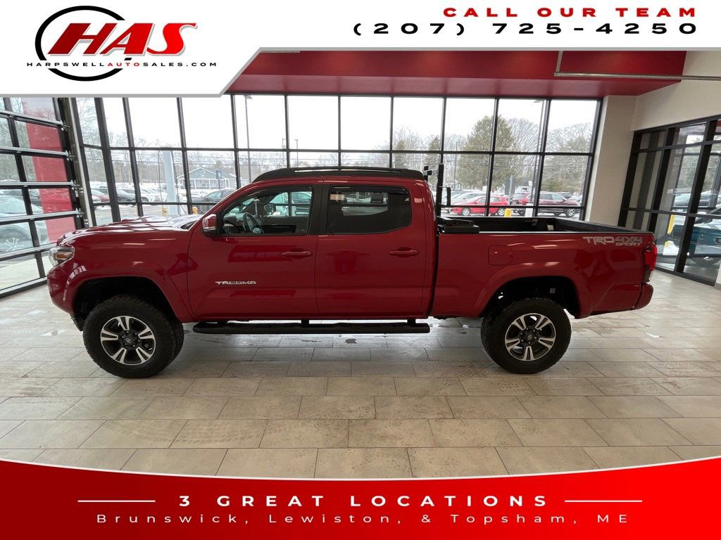 Used 2018 Toyota Tacoma TRD Sport w/ Technology Package image 2