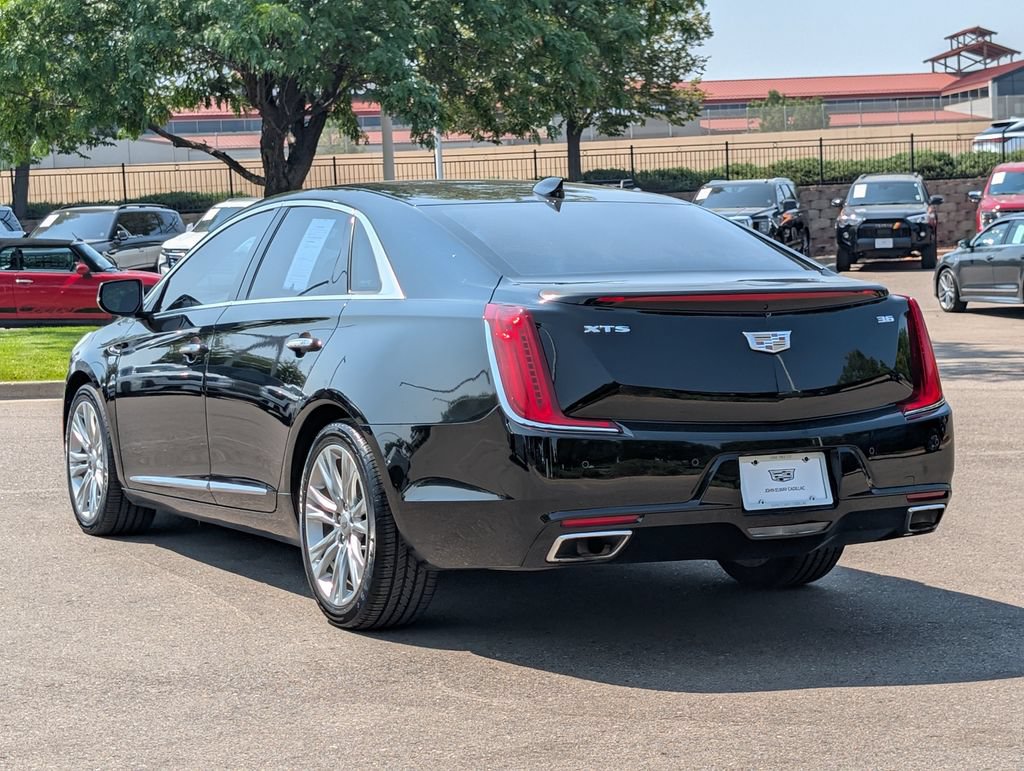 Used 2018 Cadillac XTS Luxury FWD image 3