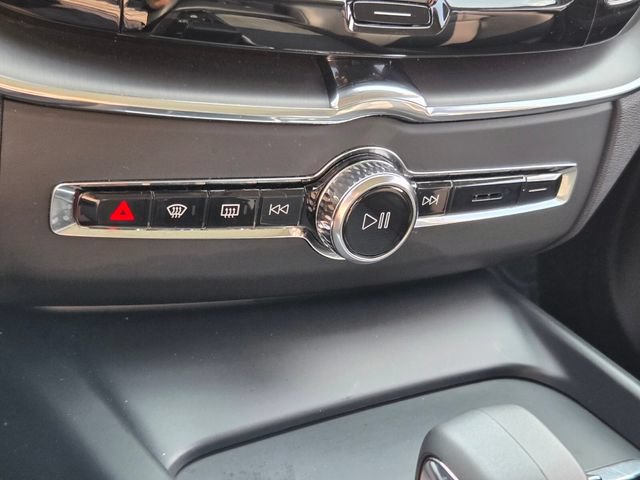 Certified 2024 Volvo XC60 T8 Core AWD/4WD image 31