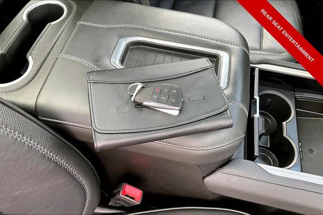 Used 2021 GMC Yukon Denali w/ Denali Premium Package image 12