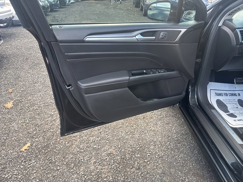 Used 2015 Ford Fusion Titanium image 24