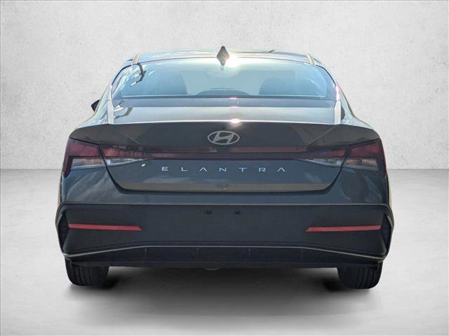 New 2026 Hyundai Elantra SE image 8