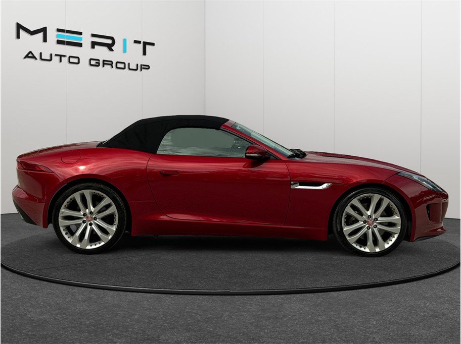 Used 2014 Jaguar F-TYPE Convertible RWD image 10