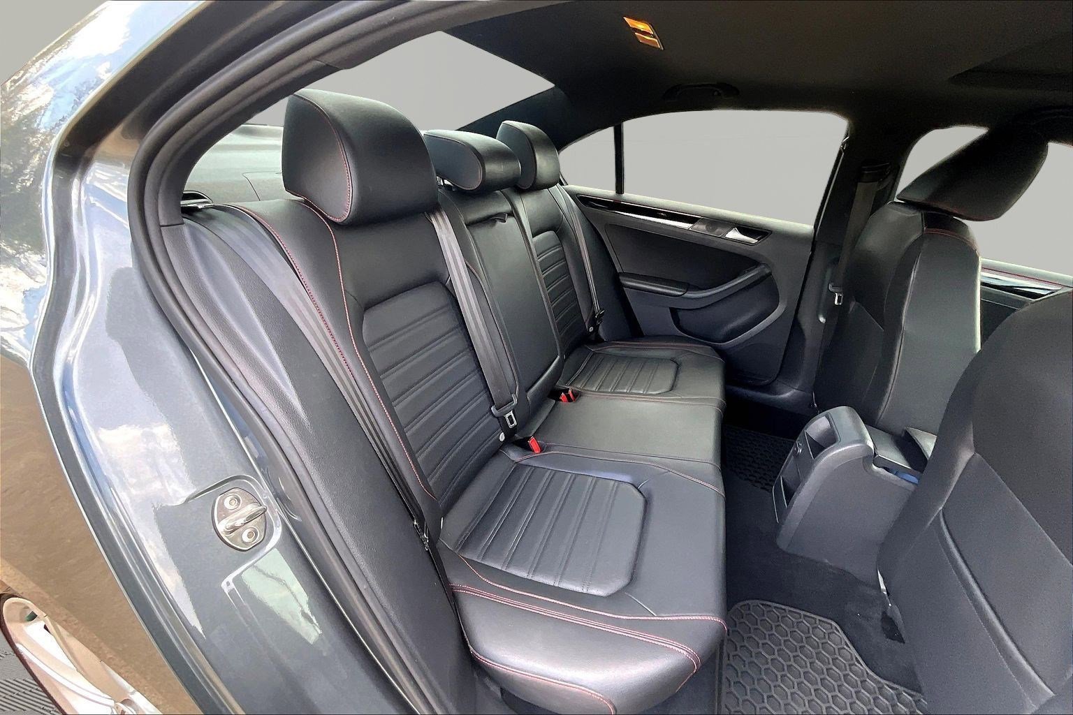 Used 2017 Volkswagen Jetta GLI image 27