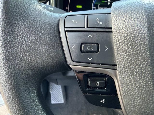 Used 2025 Toyota Camry LE FWD image 25