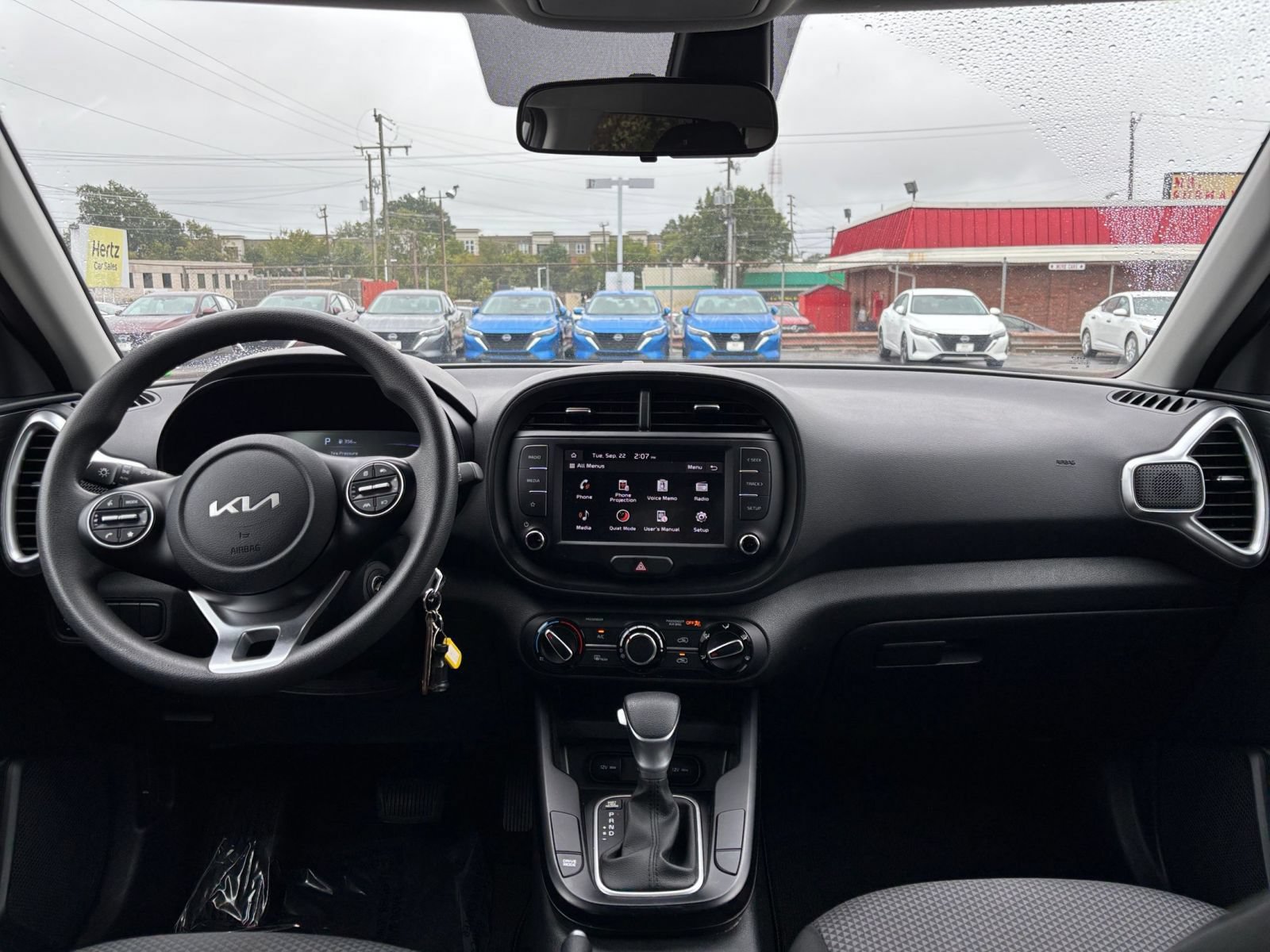 Used 2025 Kia Soul LX w/ LX Technology Package FWD image 30