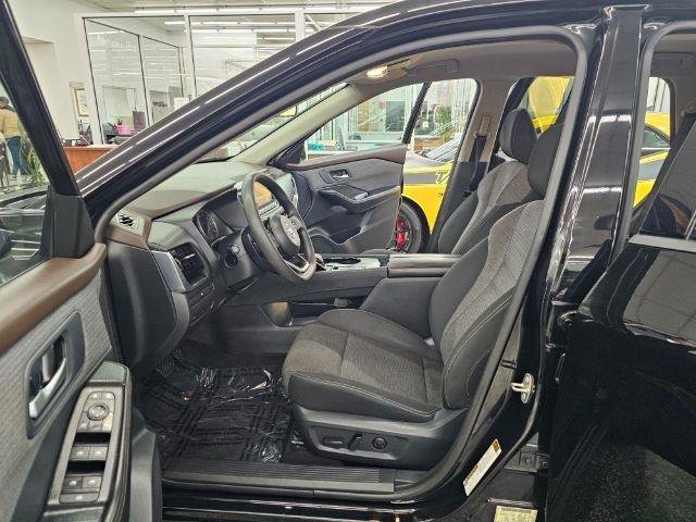 Used 2021 Nissan Rogue SV FWD image 29