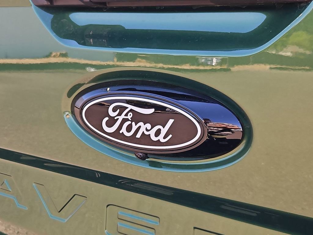 New 2025 Ford Maverick Lariat w/ Black Appearance Package image 28