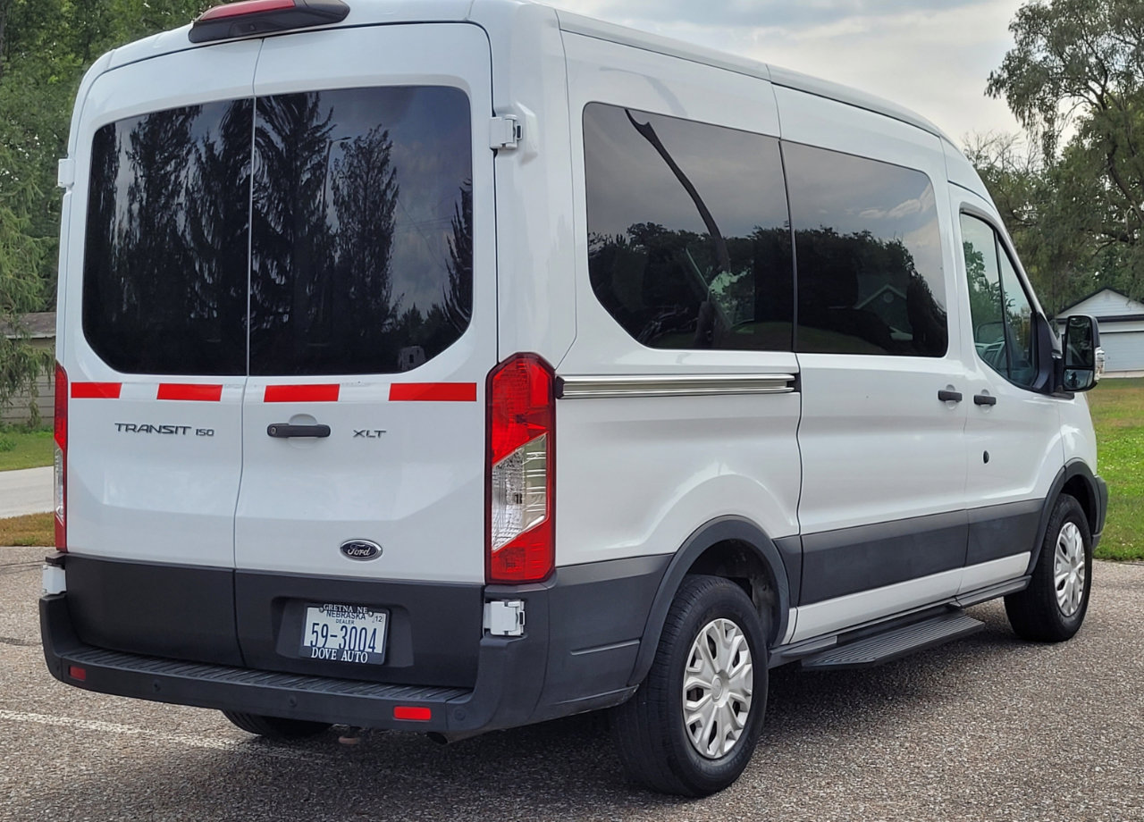 Used 2019 Ford Transit 150 XLT image 5
