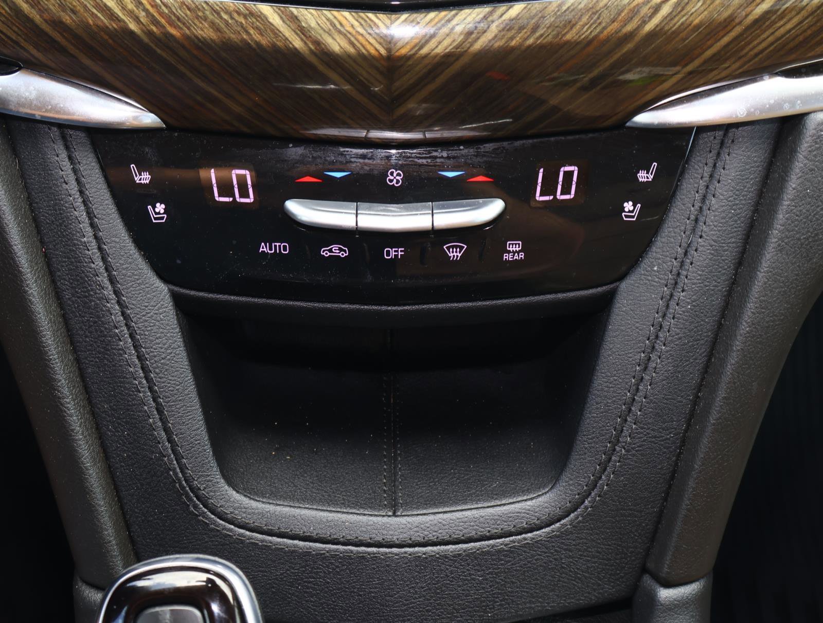 Used 2022 Cadillac XT6 Premium Luxury w/ Platinum Package image 33