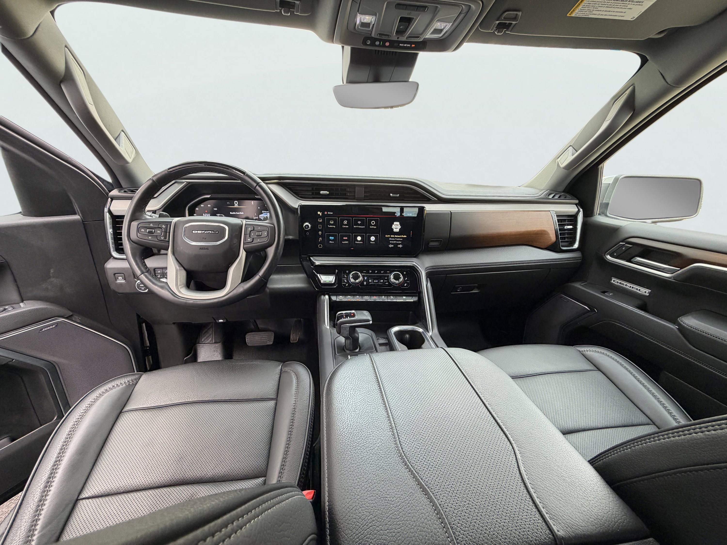 Used 2023 GMC Sierra 1500 Denali w/ Technology Package image 3