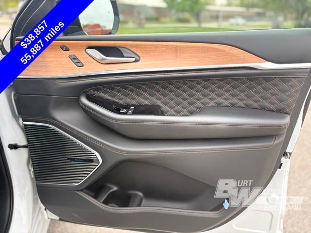 Used 2023 Jeep Grand Cherokee Summit AWD/4WD image 26